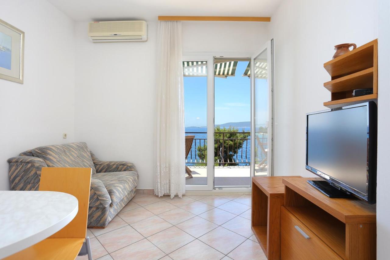 Apartments By The Sea Okrug Donji, Ciovo - 16657 Округ-Доньи Экстерьер фото